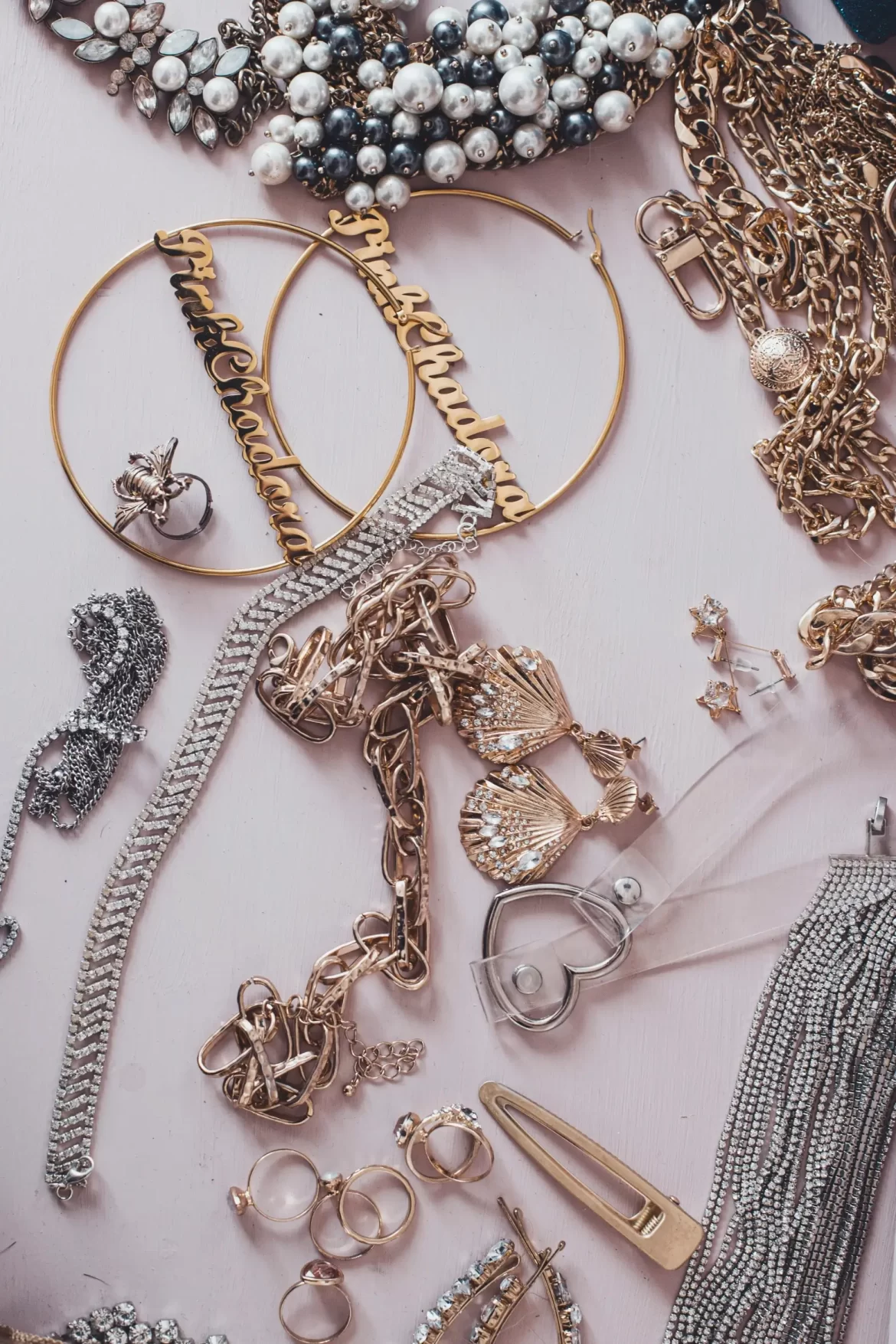How to Pick Jewelry to Match Your Gown