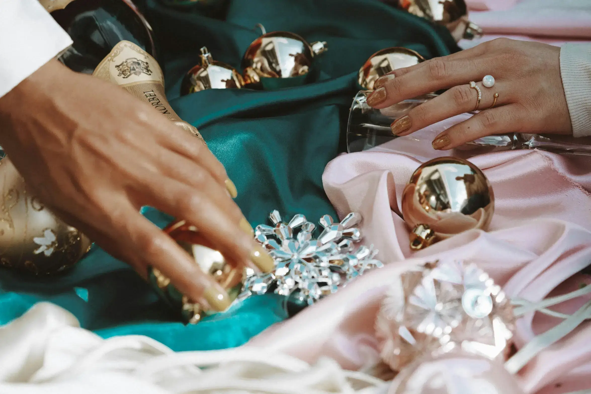 How to Pick Jewelry to Match Your Gown