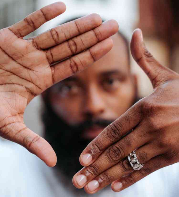 Man wearing wedding ring on left hand - Western tradition